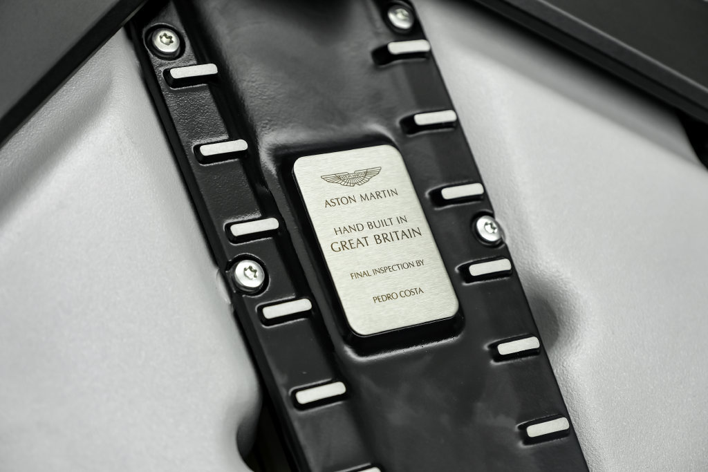 Used 2022 Aston Martin DBS Superleggera RWD image 39