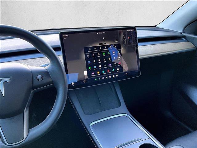 Used 2022 Tesla Model Y Long Range image 8