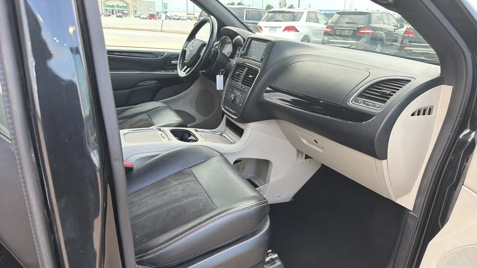 Used 2019 Dodge Grand Caravan SXT w/ Driver Convenience Group FWD image 77