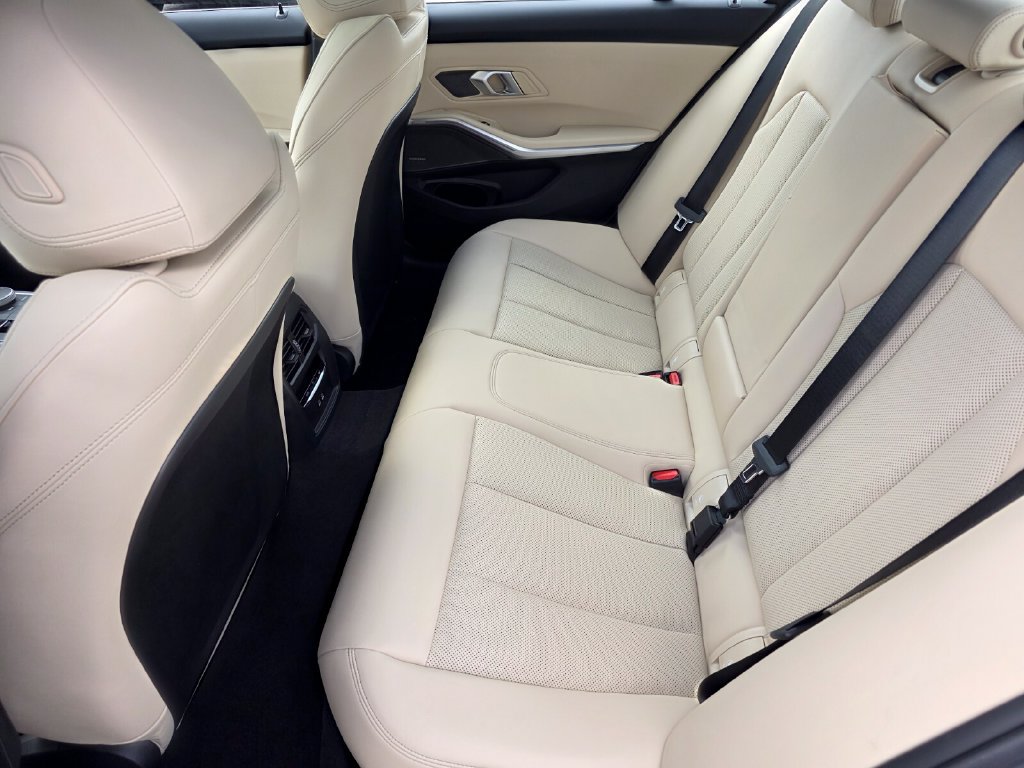 New 2026 BMW 330i Sedan w/ Premium Package RWD image 12