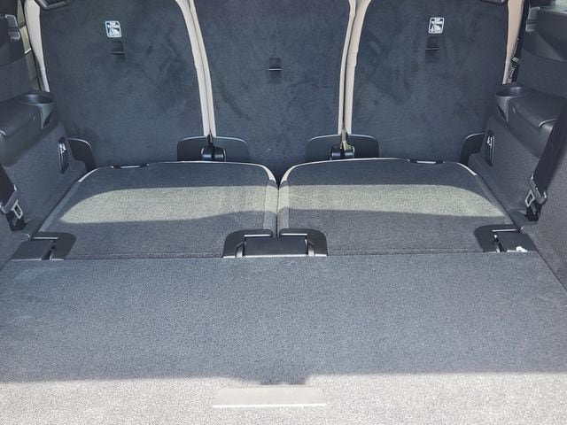 New 2026 Volvo XC90 T8 Plus AWD/4WD image 17