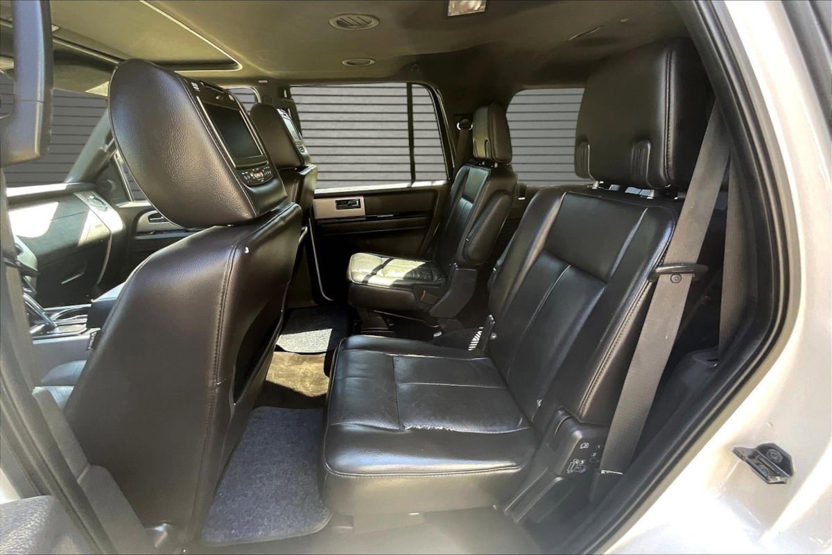 Used 2014 Ford Expedition Limited w/ Equipment Group 301A AWD/4WD image 21