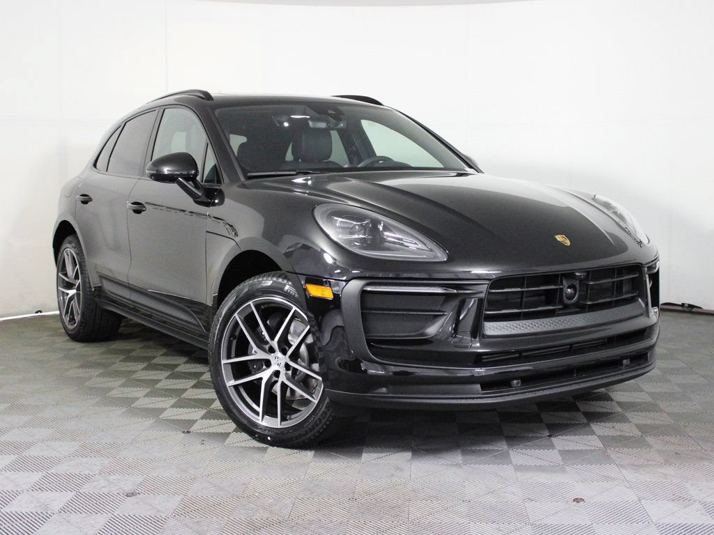 Certified 2026 Porsche Macan AWD/4WD image 9