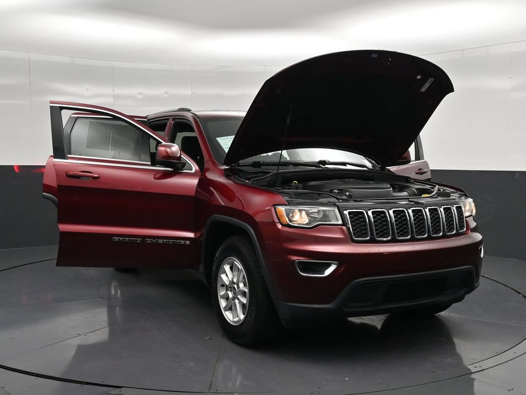 Used 2020 Jeep Grand Cherokee Laredo RWD image 32
