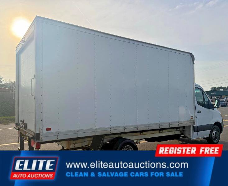 Used 2021 Mercedes-Benz Sprinter 4500 image 5