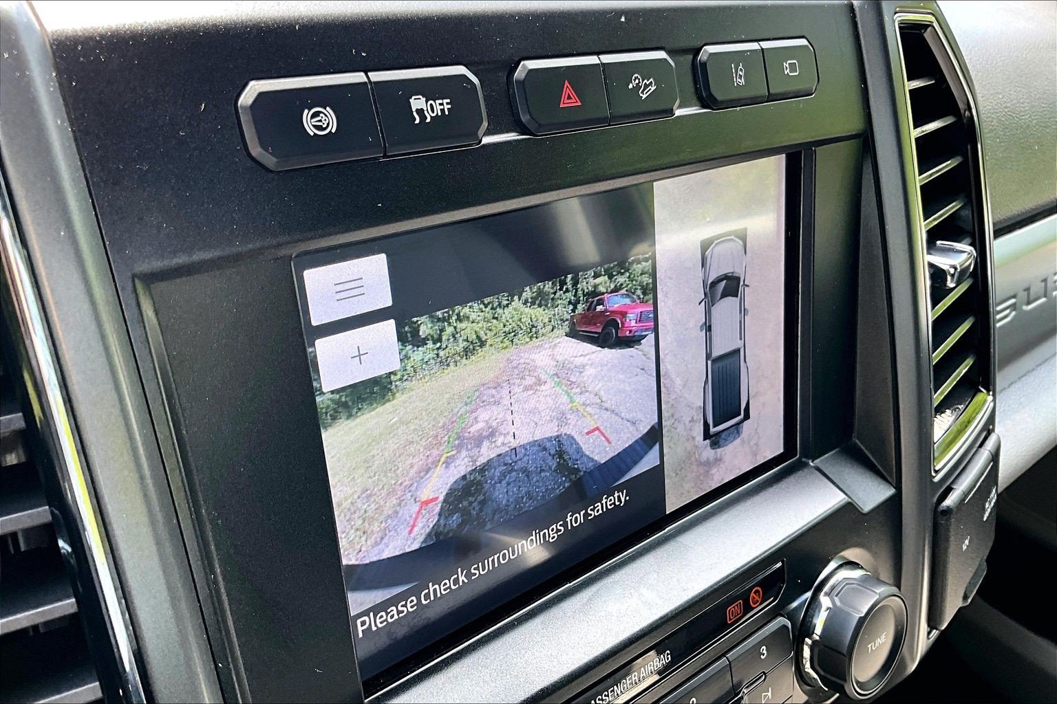 Certified 2020 Ford F450 XLT w/ XLT Premium Package AWD/4WD image 23