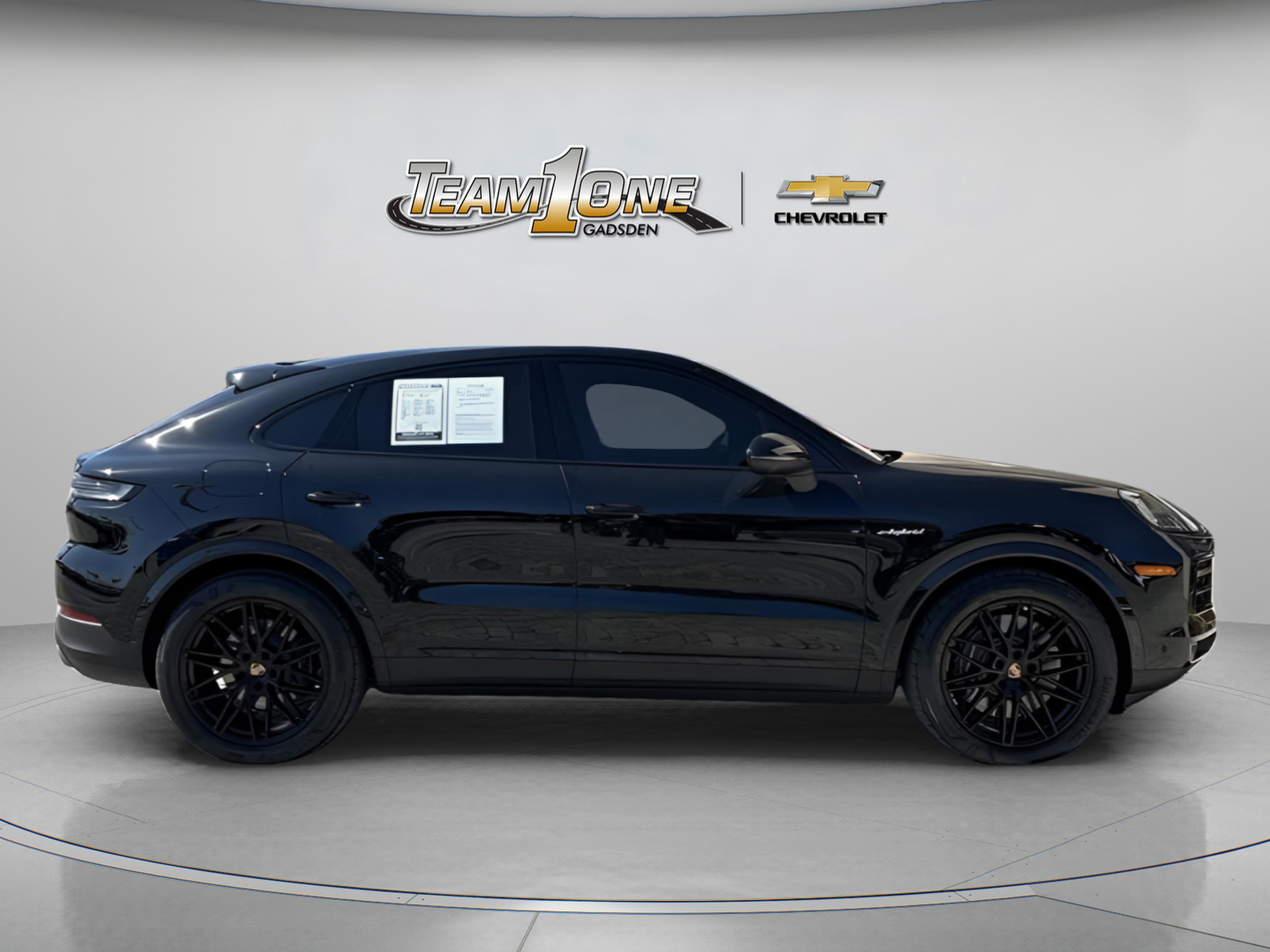 Used 2025 Porsche Cayenne E-Hybrid Coupe AWD/4WD image 6