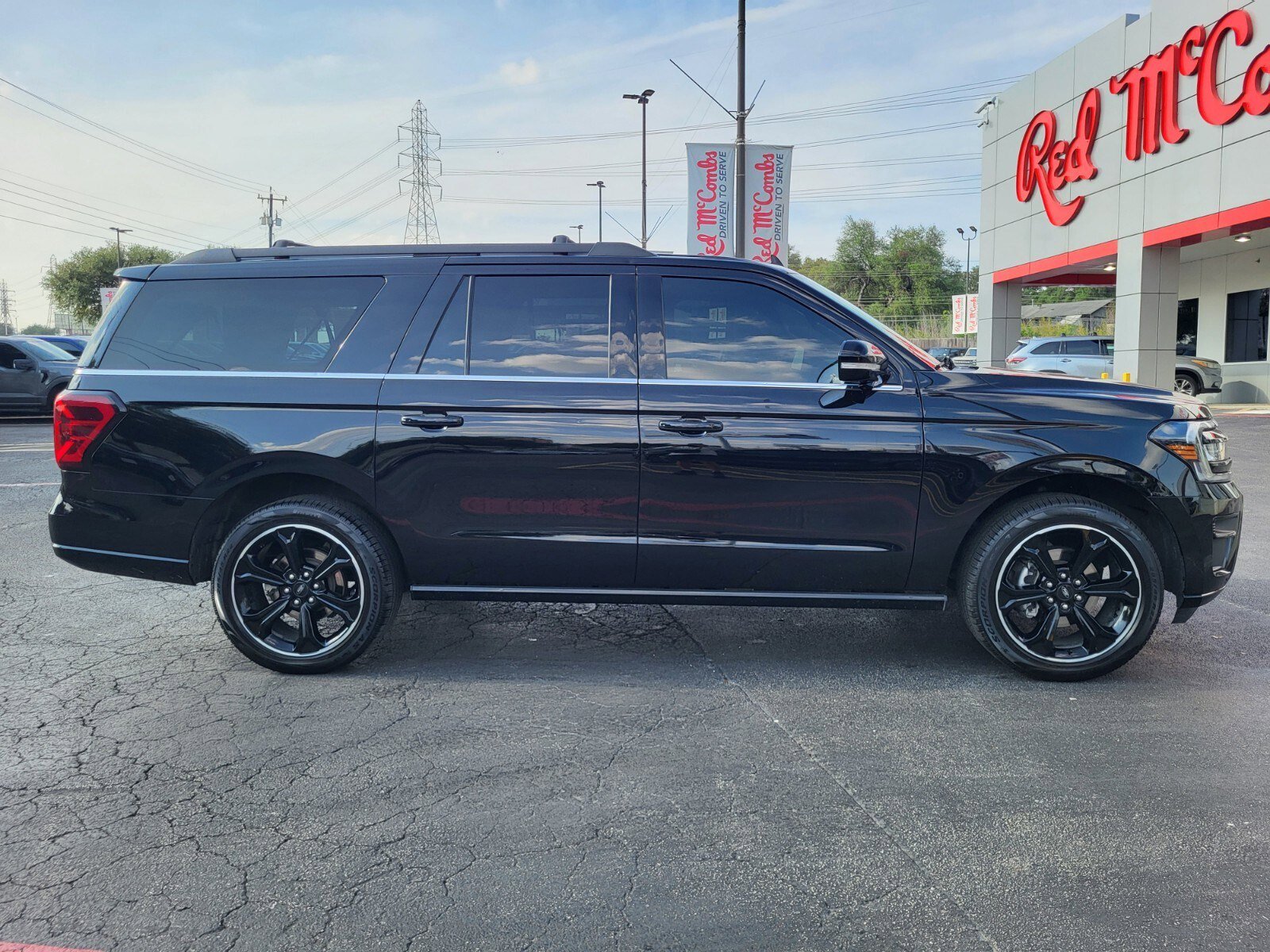 Certified 2023 Ford Expedition Max Limited RWD image 2