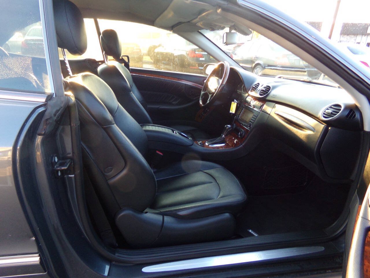 Used 2009 Mercedes-Benz CLK 550 Cabriolet w/ Premium I Pkg image 25