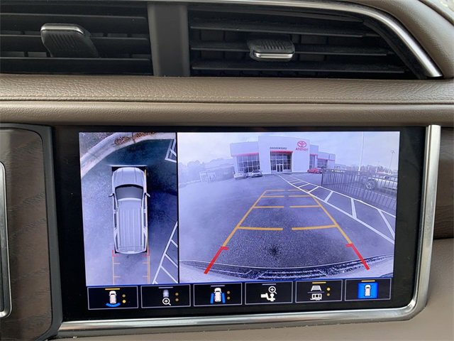 Used 2021 GMC Yukon XL Denali w/ Denali Premium Package image 22