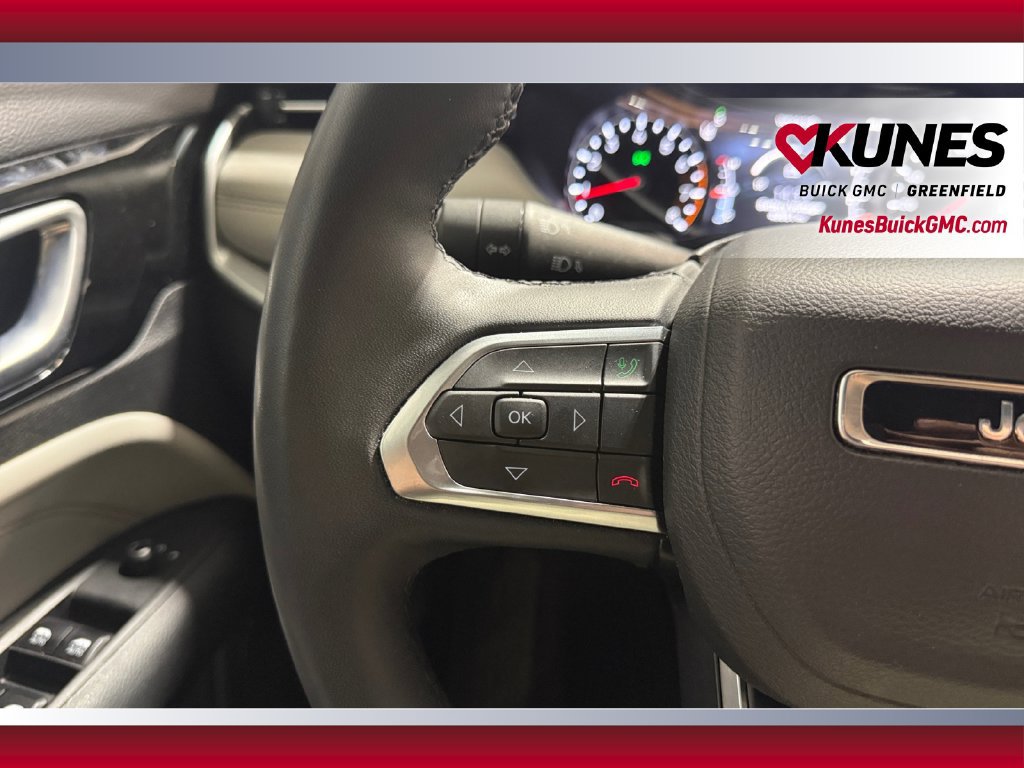 Used 2025 Jeep Compass Limited AWD/4WD image 17