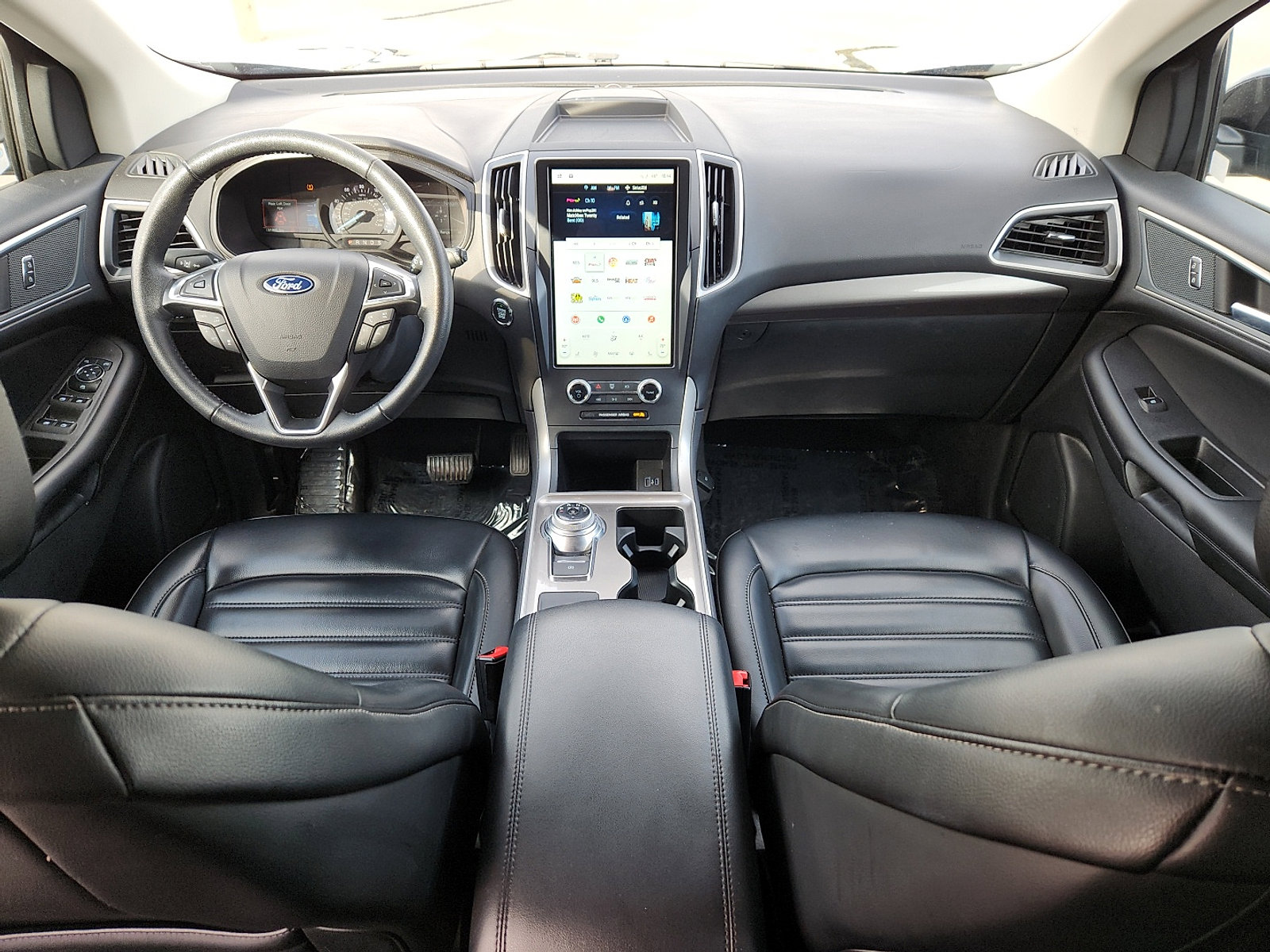 Used 2024 Ford Edge SEL image 11