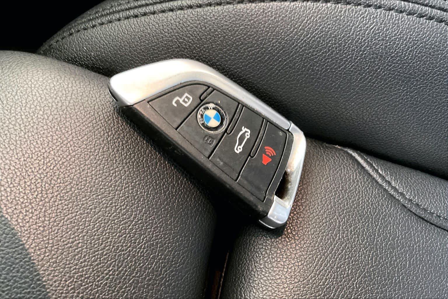 Used 2019 BMW 330i xDrive Sedan w/ Driving Assistance Package AWD/4WD image 14
