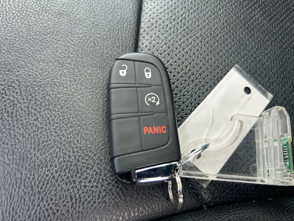 Used 2023 Jeep Compass Limited w/ Sun and Sound Group image 34