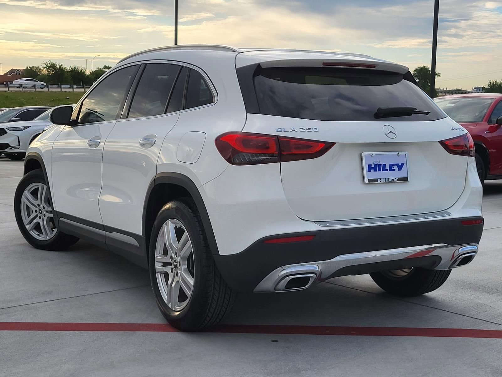 Used 2022 Mercedes-Benz GLA 250 4MATIC w/ Premium Package image 3