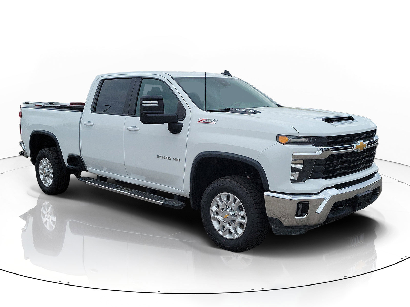 Used 2024 Chevrolet Silverado 2500 LT image 2