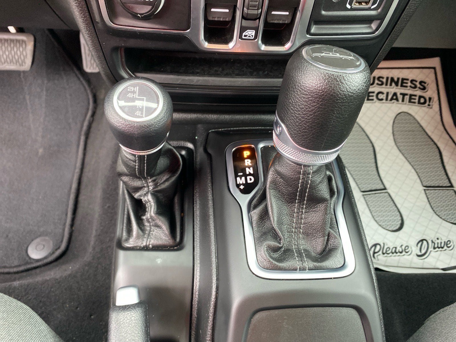 Used 2025 Jeep Gladiator Sport AWD/4WD image 12
