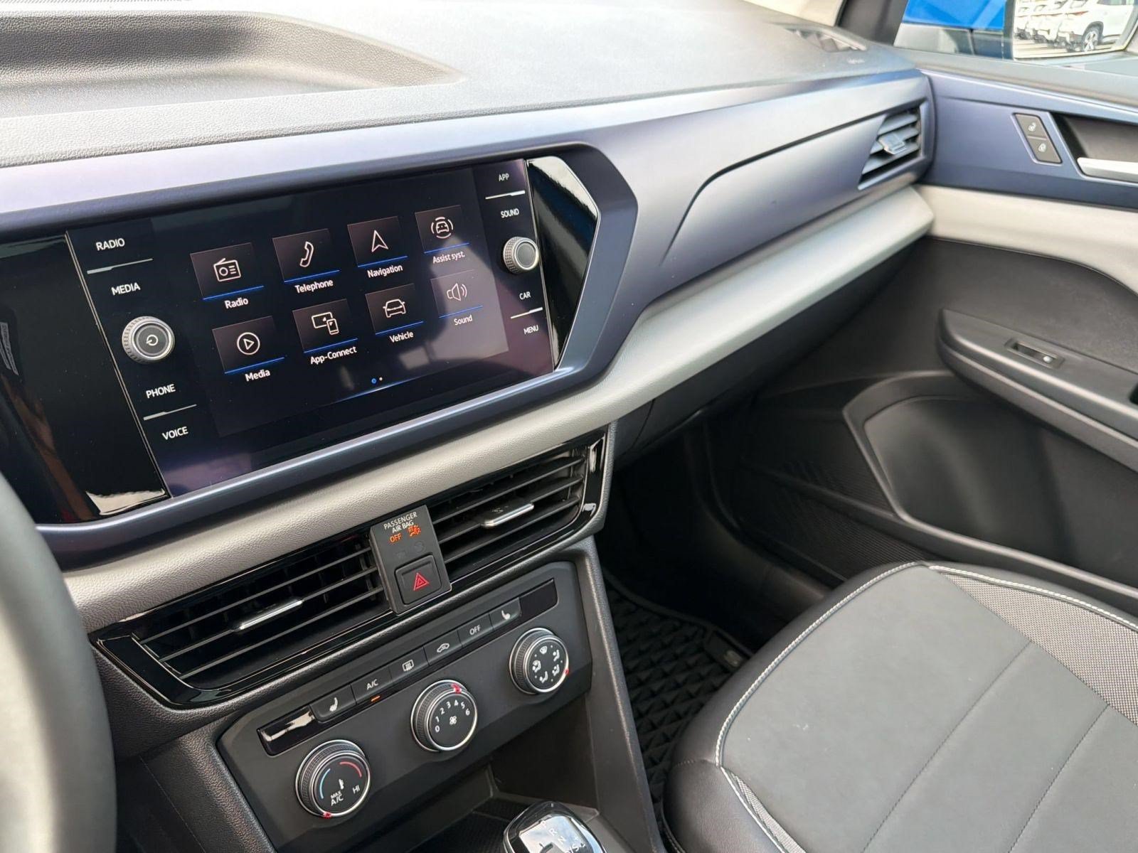 Certified 2022 Volkswagen Taos SE FWD image 27