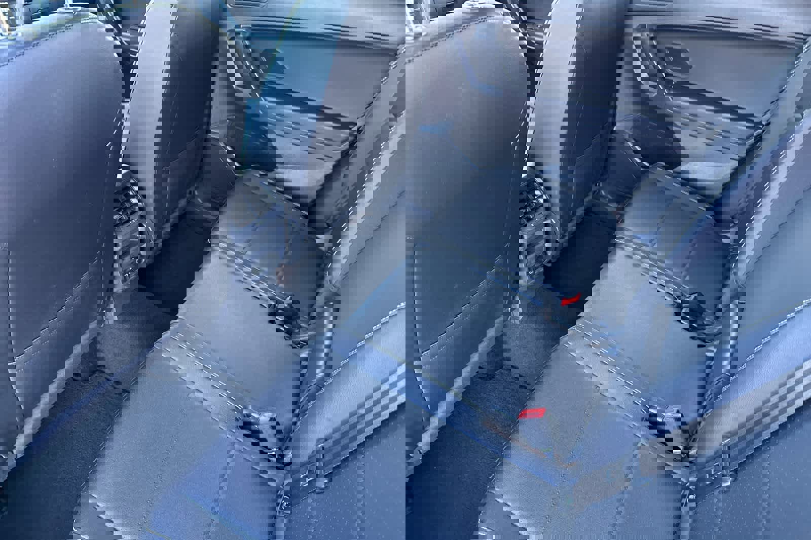 Used 2021 Volkswagen Tiguan SE image 4