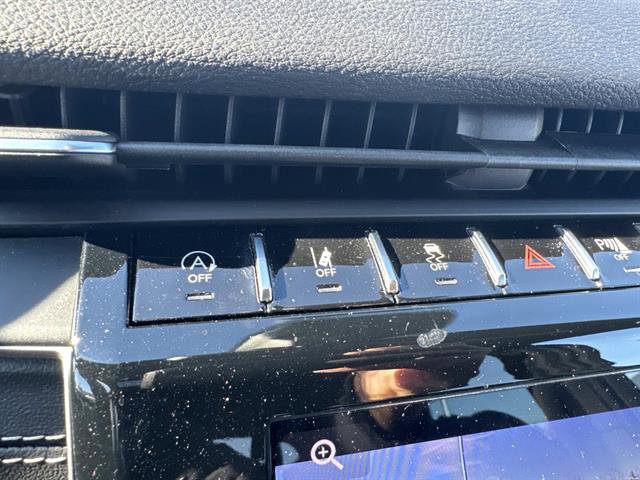 Used 2023 Jeep Grand Cherokee L Laredo image 20