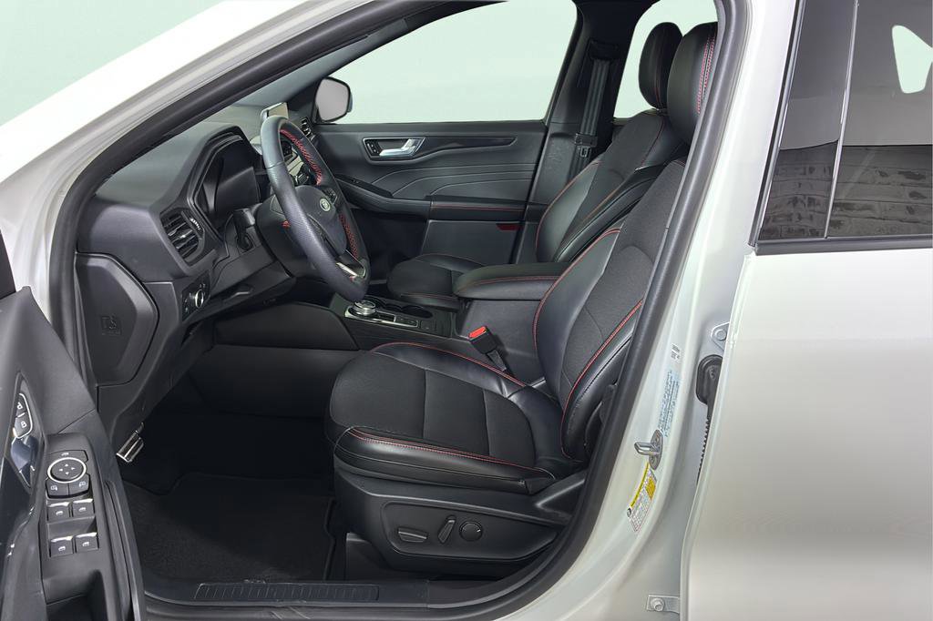 Used 2024 Ford Escape ST-Line w/ Equipment Group 301A image 13