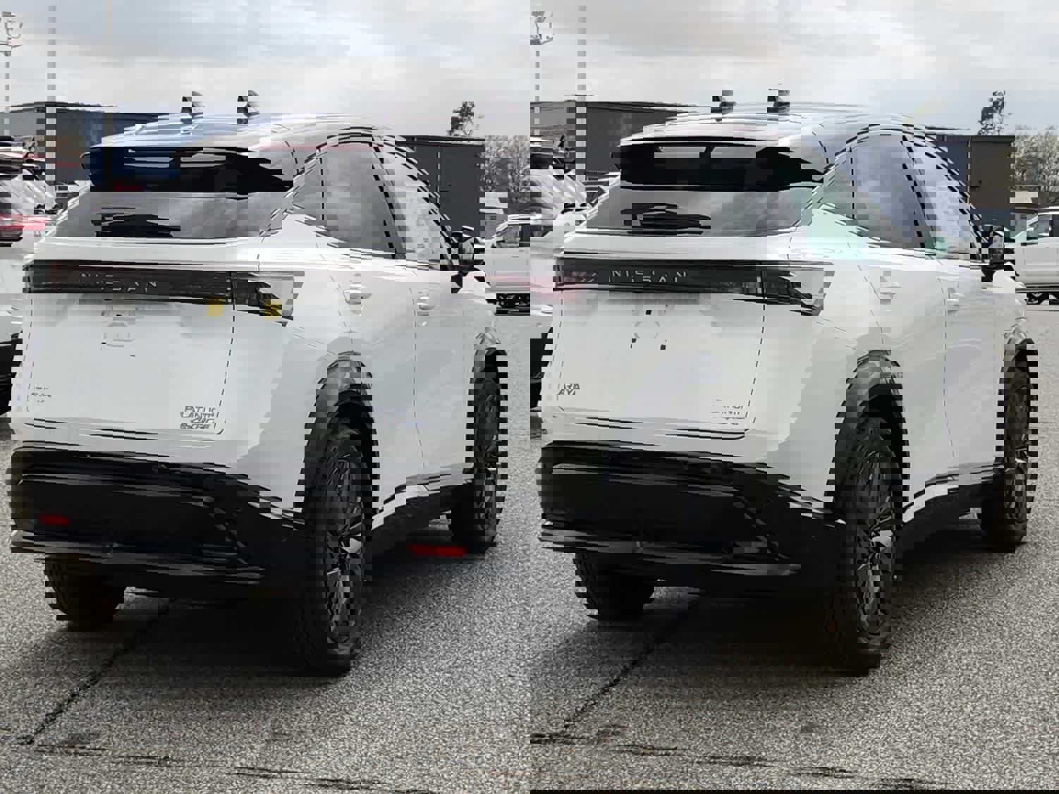 New 2025 Nissan Ariya Platinum image 3