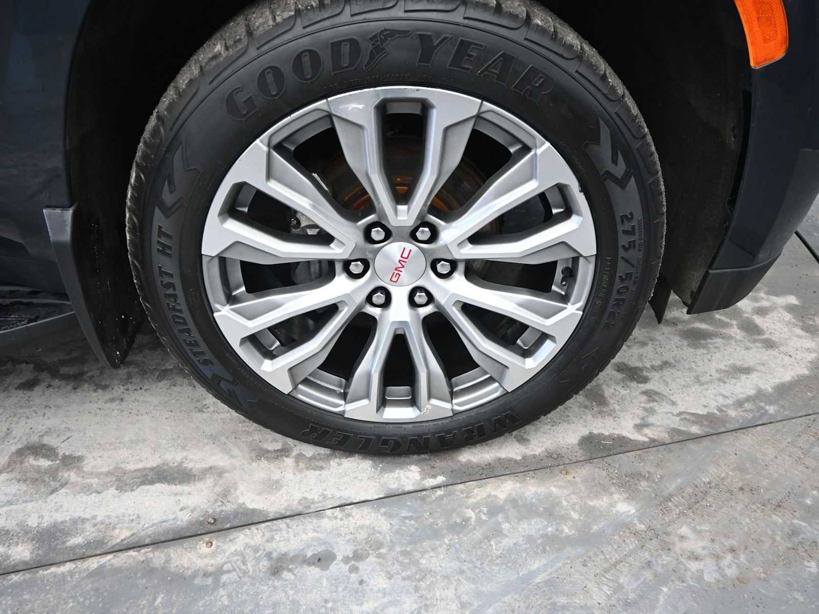 Used 2021 GMC Yukon Denali w/ Advanced Technology Package image 29