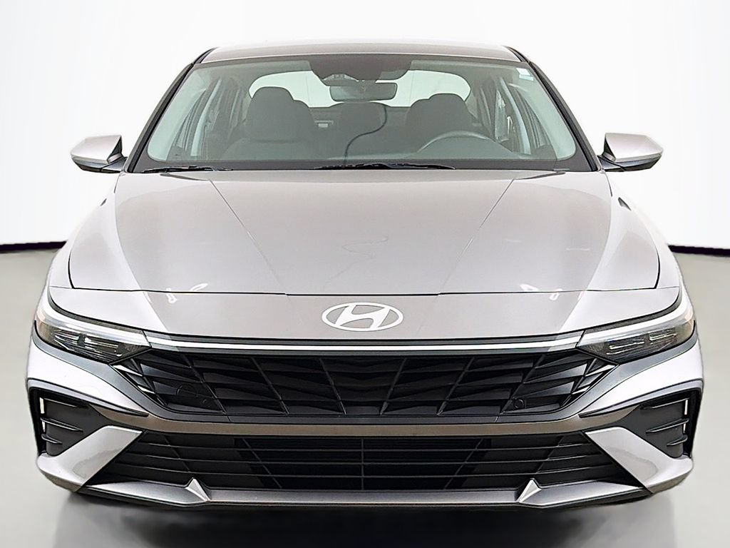 Used 2024 Hyundai Elantra SEL FWD image 12
