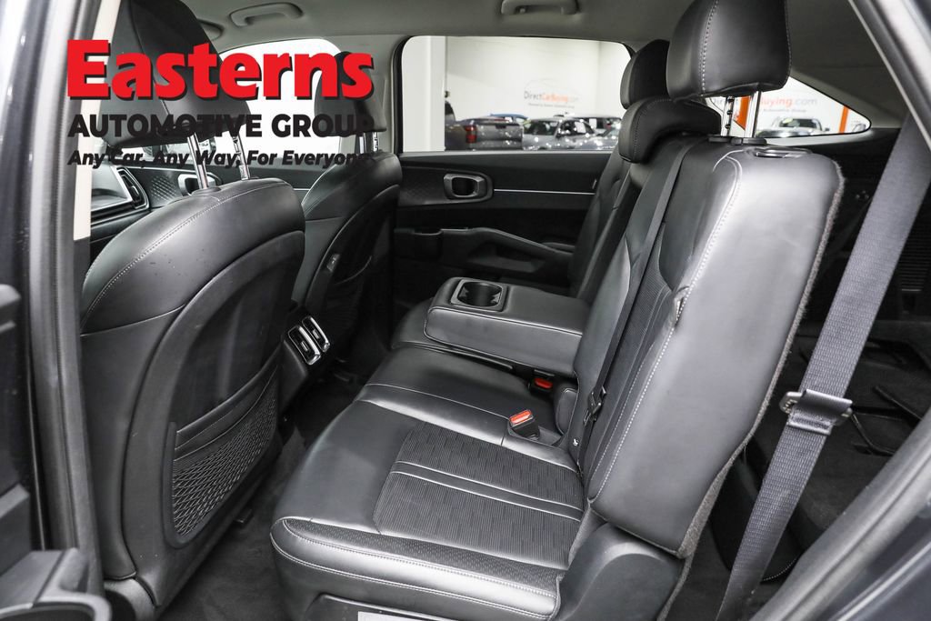Used 2024 Kia Sorento S image 23