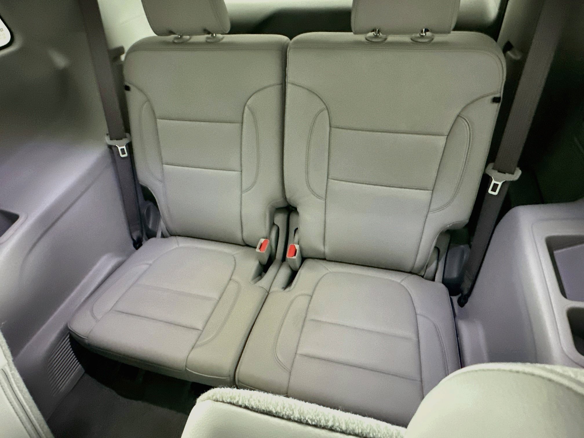 Used 2023 GMC Acadia SLT w/ Technology Package FWD image 30