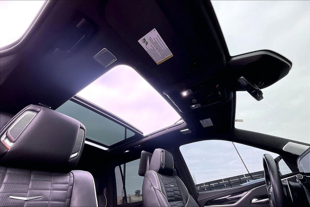 Used 2023 Cadillac Escalade ESV V w/ LPO, ONYX Package image 30