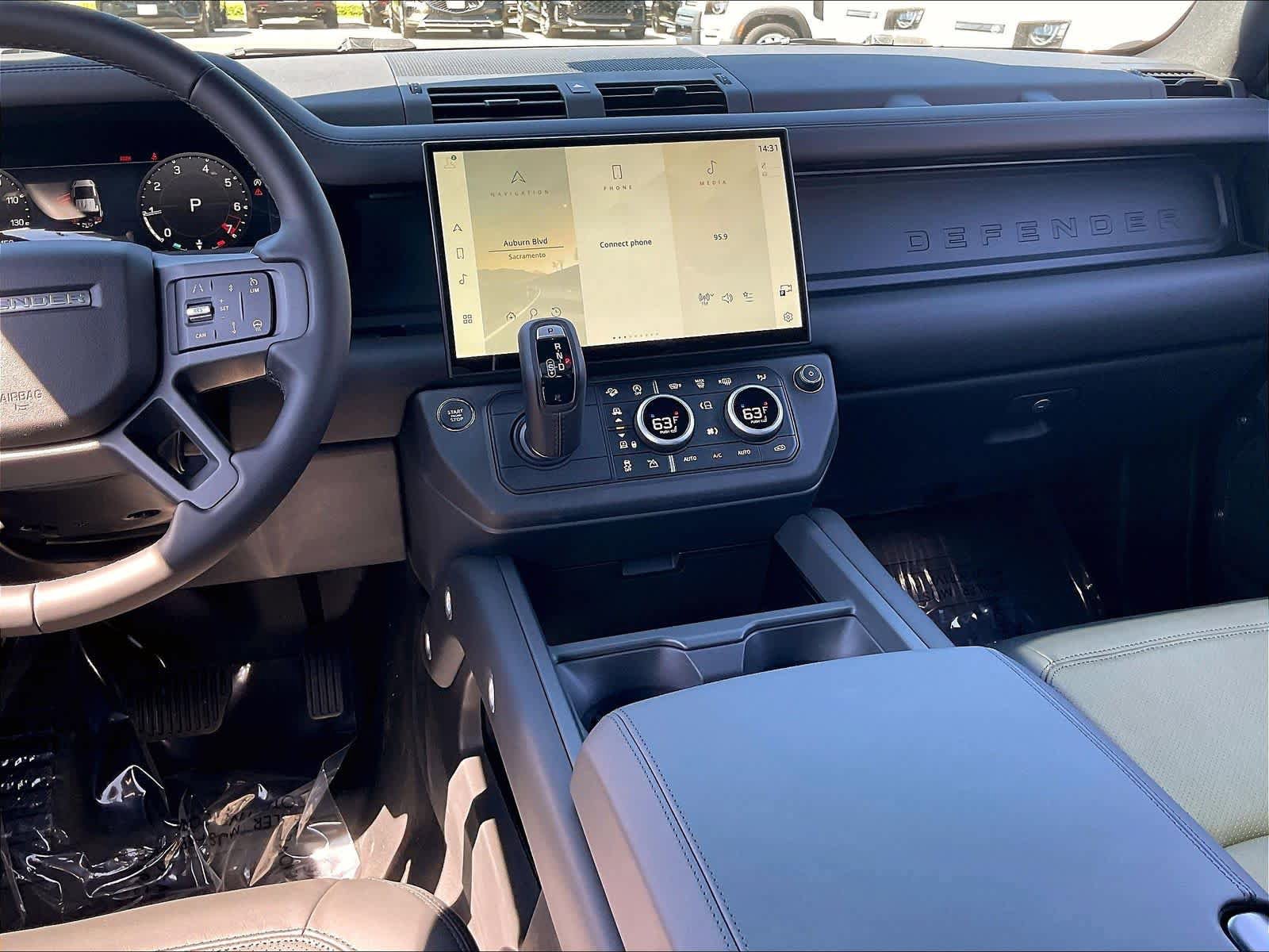 New 2026 Land Rover Defender 110 X-Dynamic SE AWD/4WD image 9