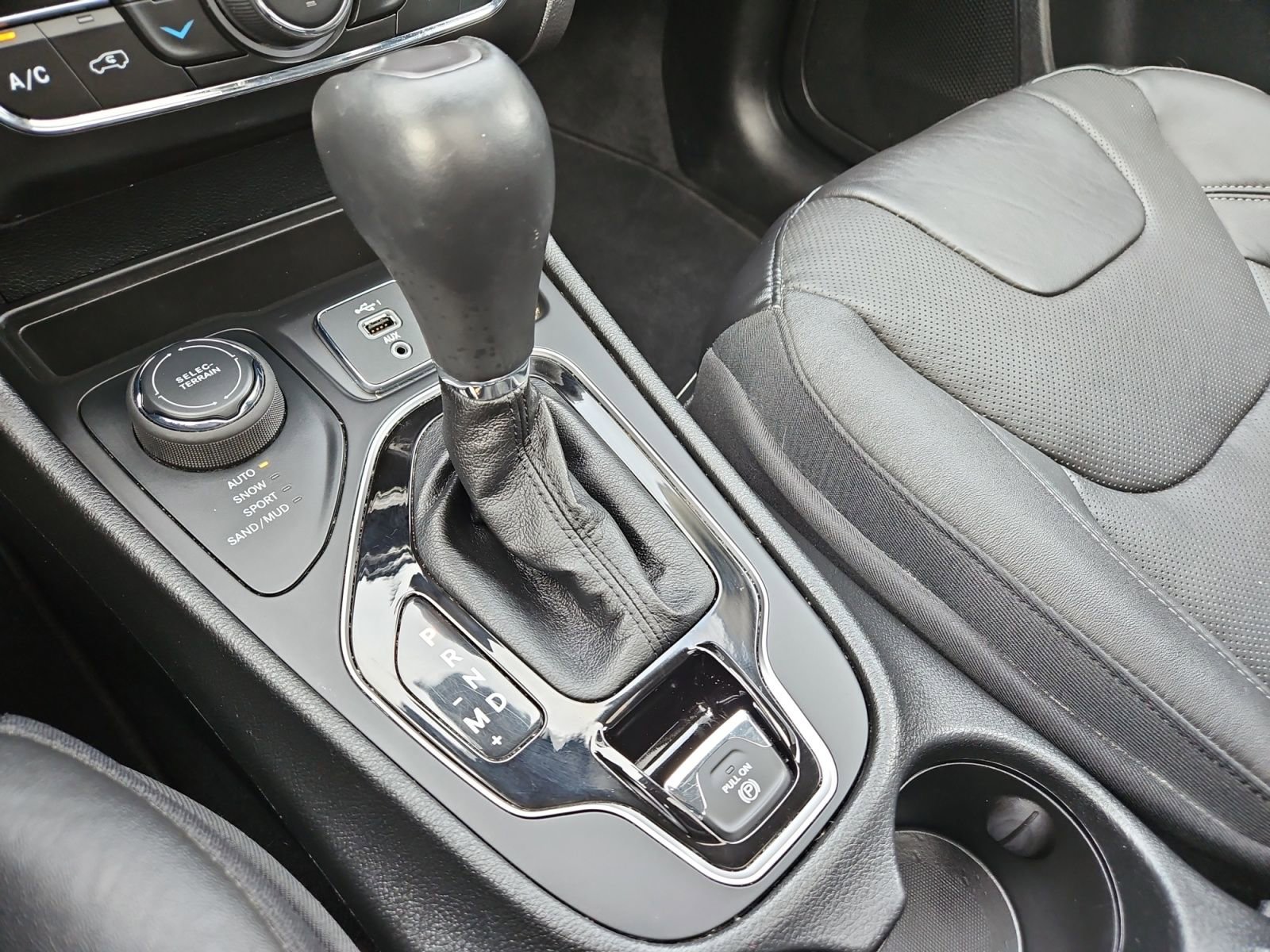 Used 2021 Jeep Cherokee Limited w/ Elite Package image 27