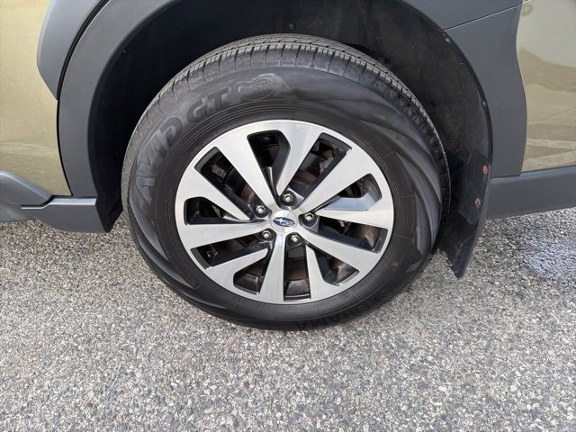 Used 2024 Subaru Outback Premium image 15