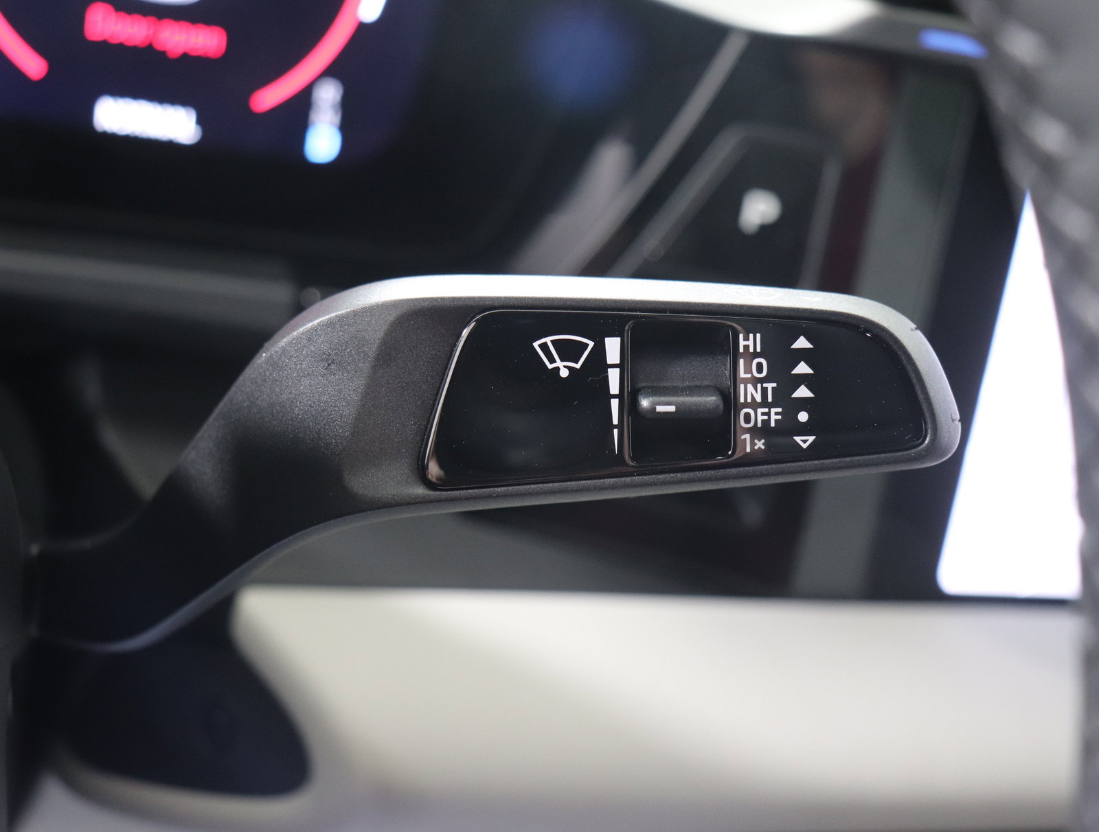 Used 2025 Porsche Macan 4S Electric image 37