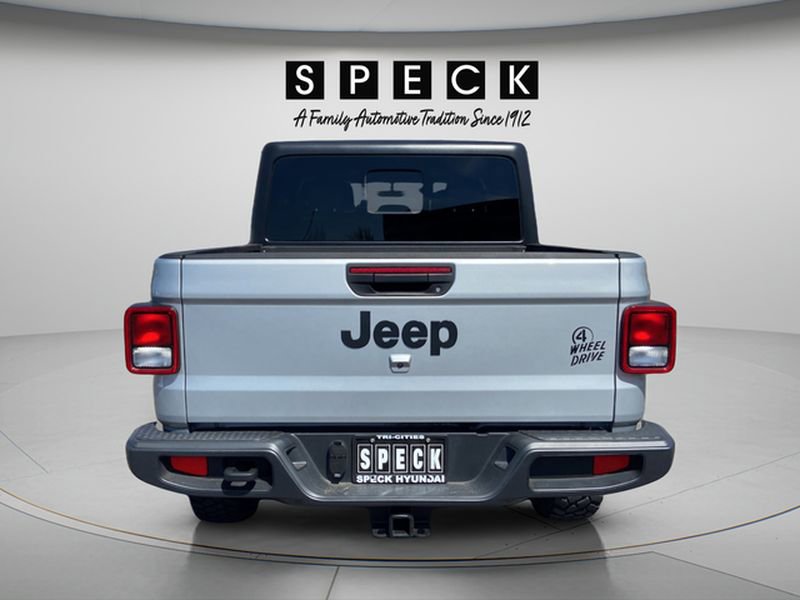 Used 2023 Jeep Gladiator Sport AWD/4WD image 4