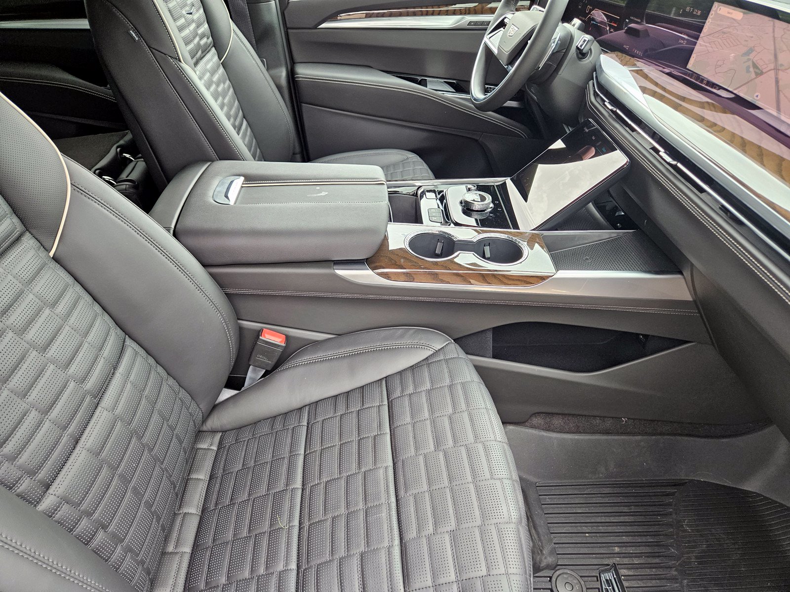 New 2026 Cadillac Escalade Platinum Sport w/ LPO, ONYX Package AWD/4WD image 10