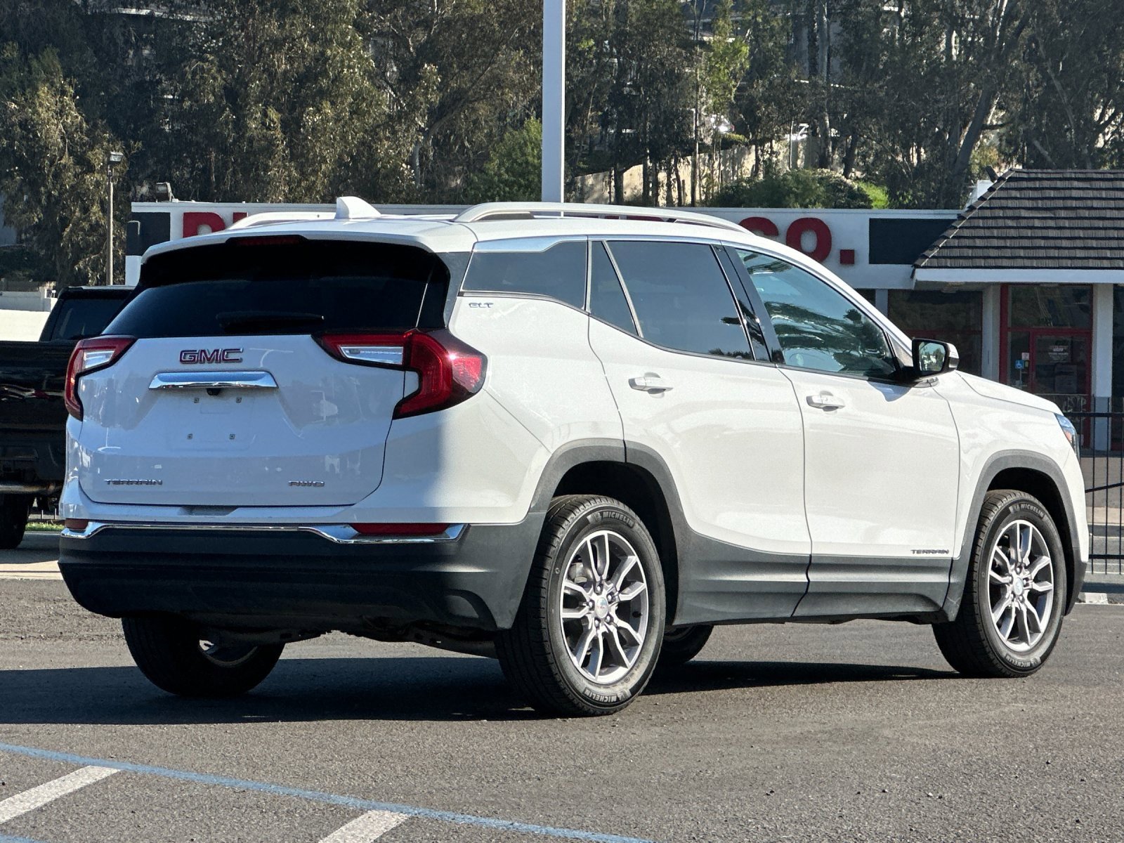 Used 2024 GMC Terrain SLT image 5