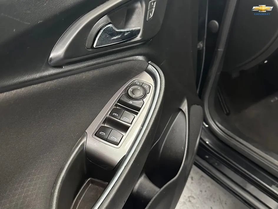 Used 2021 Chevrolet Malibu LT FWD image 33