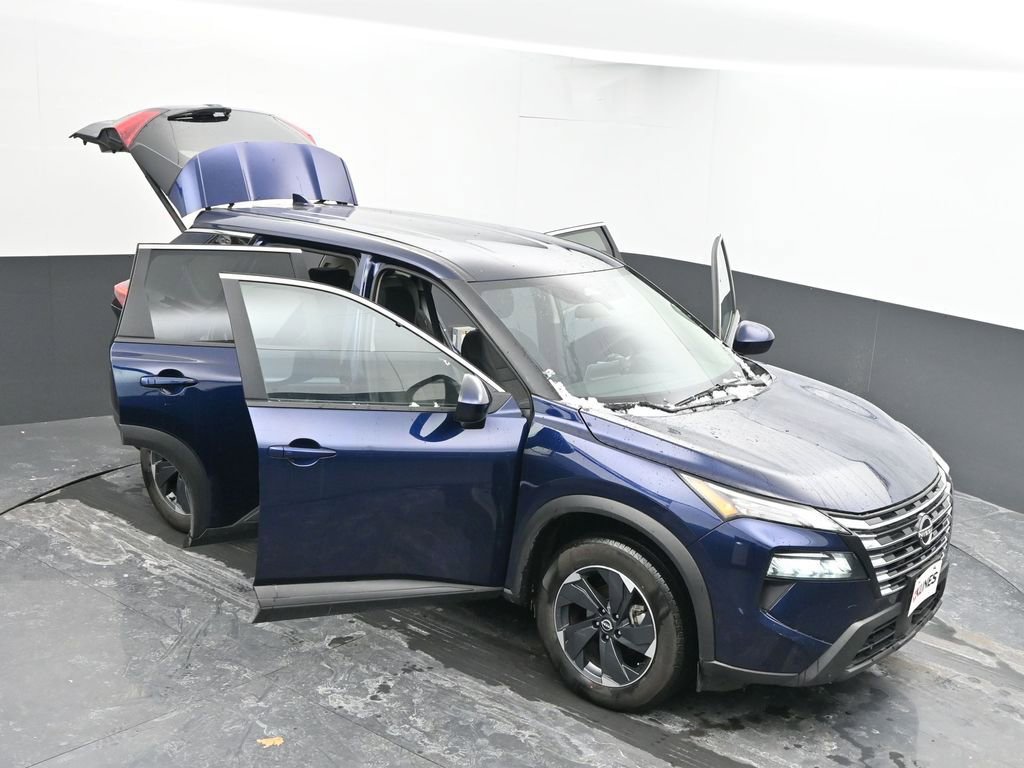 Used 2024 Nissan Rogue SV image 57