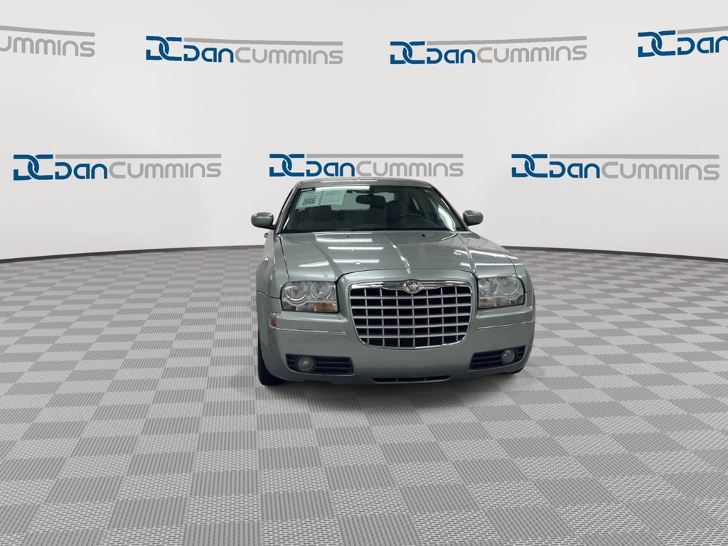 Used 2005 Chrysler 300 Touring RWD image 3