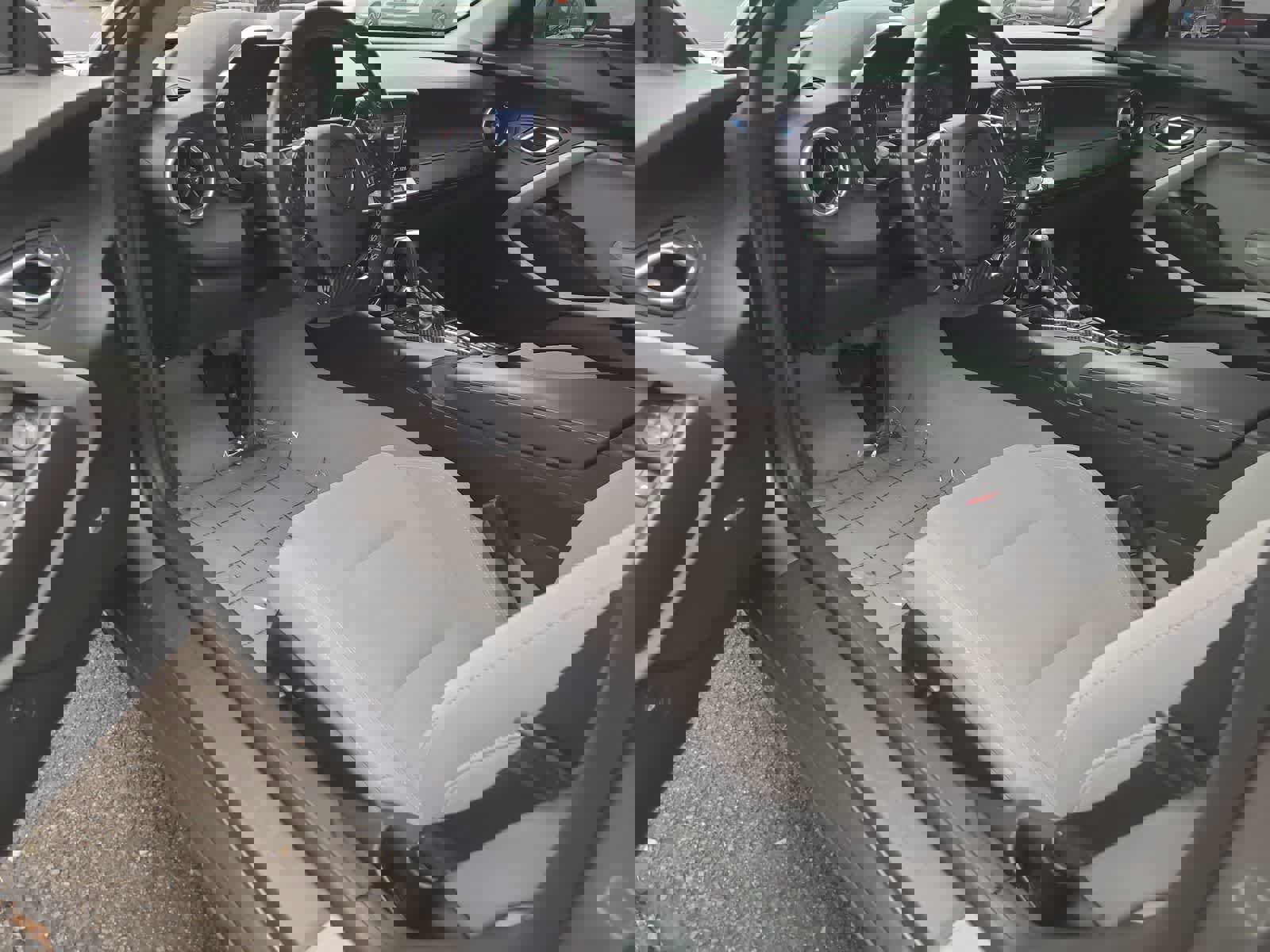 Used 2021 Chevrolet Camaro LT w/ Technology Package image 10