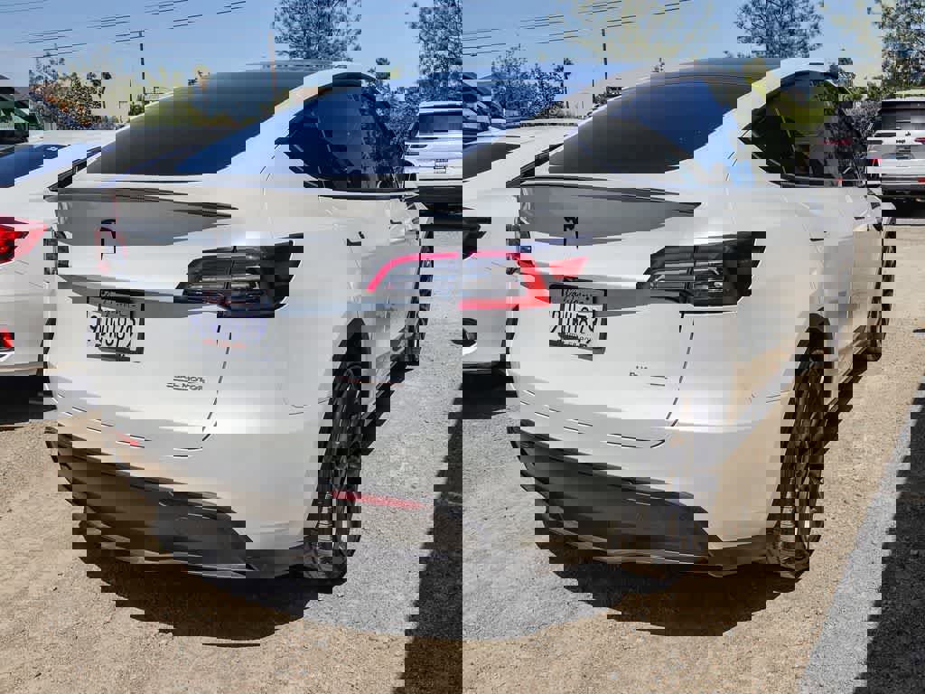 Used 2024 Tesla Model Y Performance AWD/4WD image 11