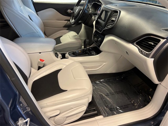 Used 2020 Jeep Cherokee Latitude Plus w/ Cold Weather Group image 11