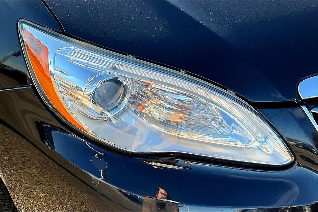 Used 2011 Chrysler 200 Limited FWD image 23