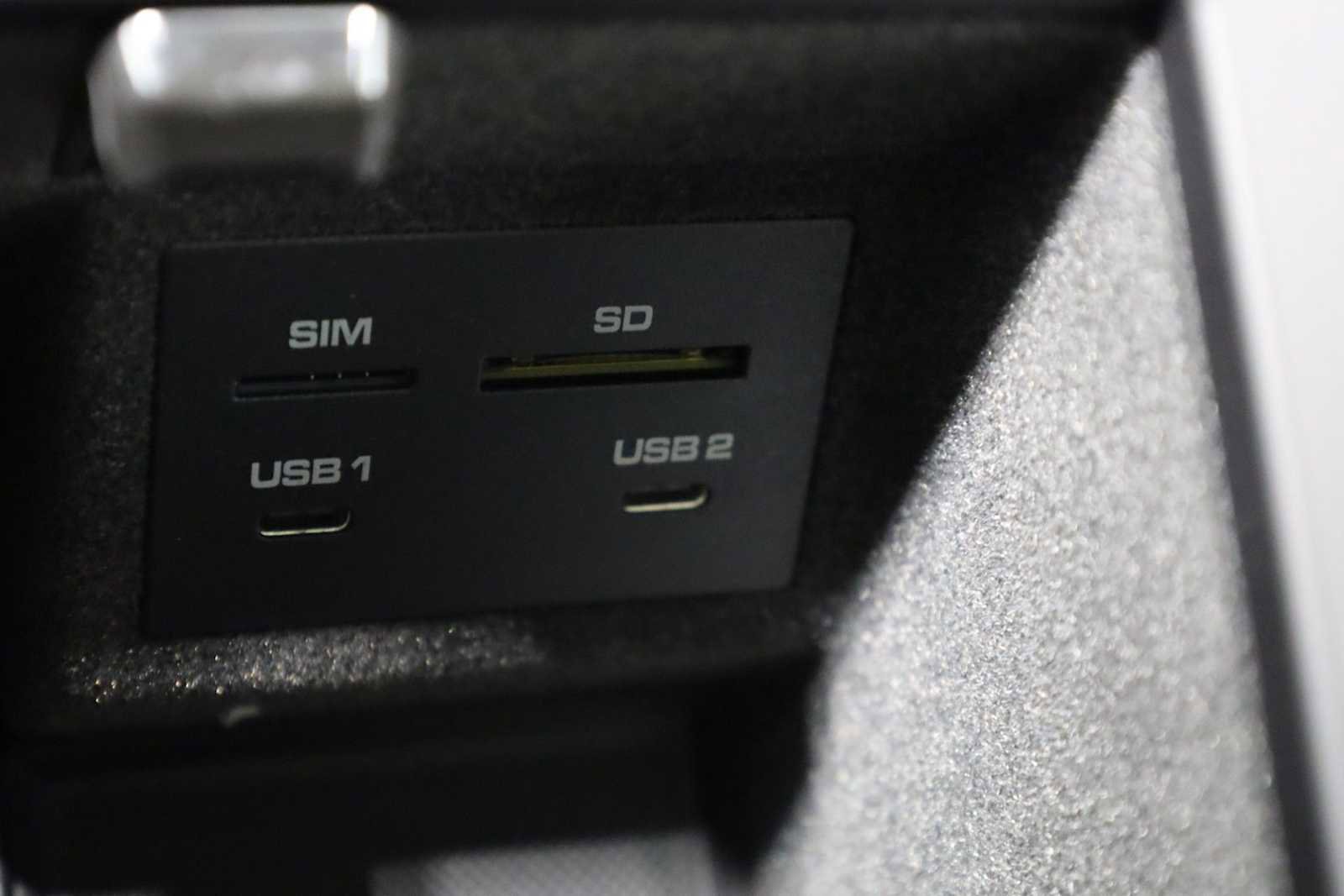 Certified 2026 Porsche Macan AWD/4WD image 35