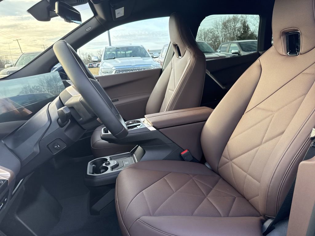New 2026 BMW iX xDrive45 image 10