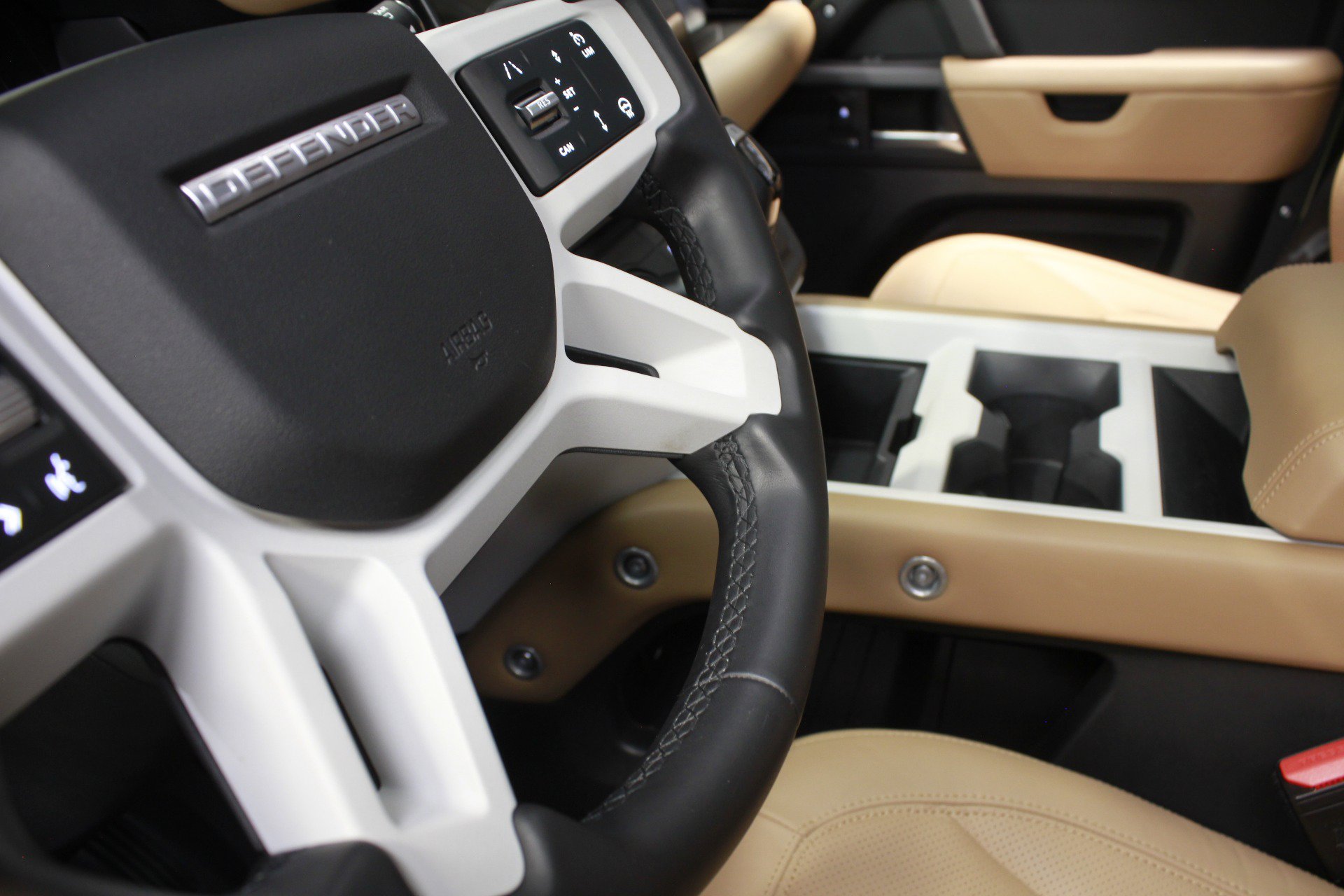 Used 2026 Land Rover Defender 110 X-Dynamic SE AWD/4WD image 69