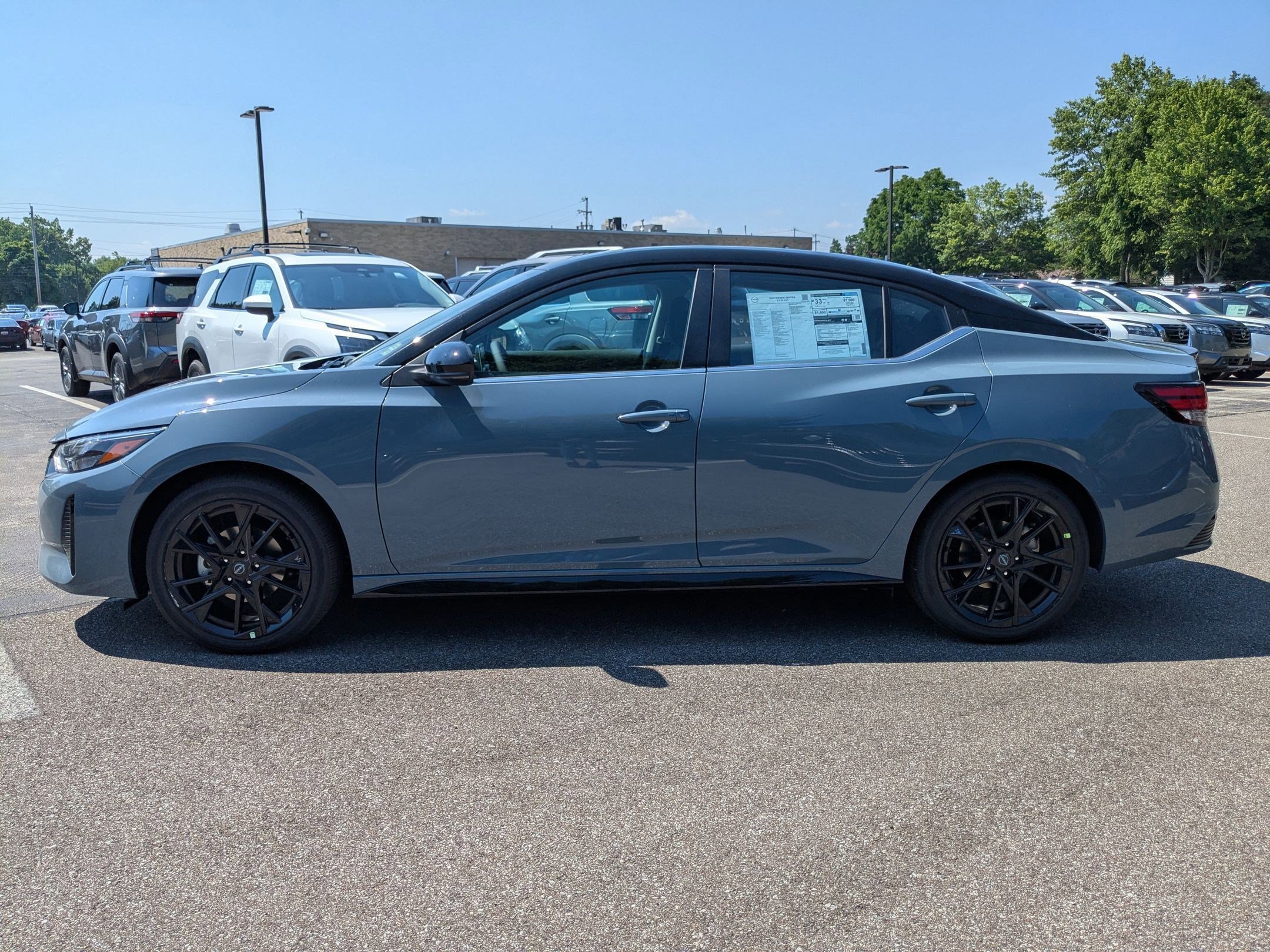 New 2025 Nissan Sentra SR w/ Midnight Edition image 9