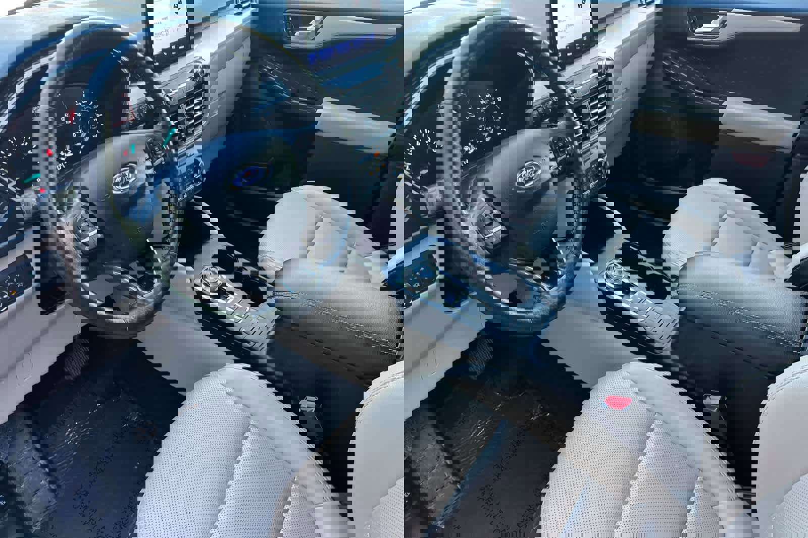 Used 2020 Ford Escape SEL image 11